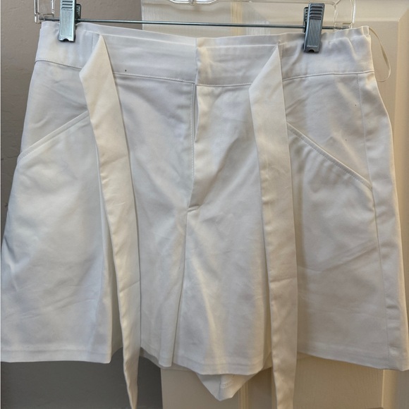 Women's Zara White Tie Front Shorts - Picture 1 of 4